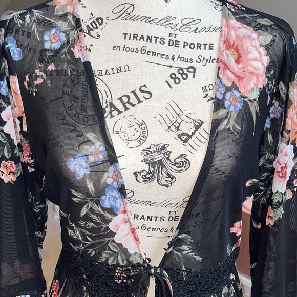 Lace & Crochet Cover Up / Robe by Rue21 - Picture 5 of 8